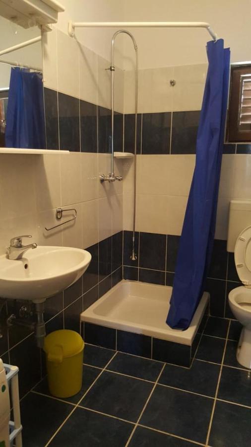Apartmani Lovre ポセダリェ エクステリア 写真