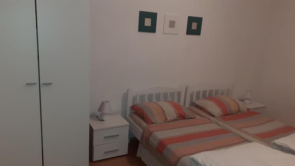 Apartmani Lovre ポセダリェ エクステリア 写真