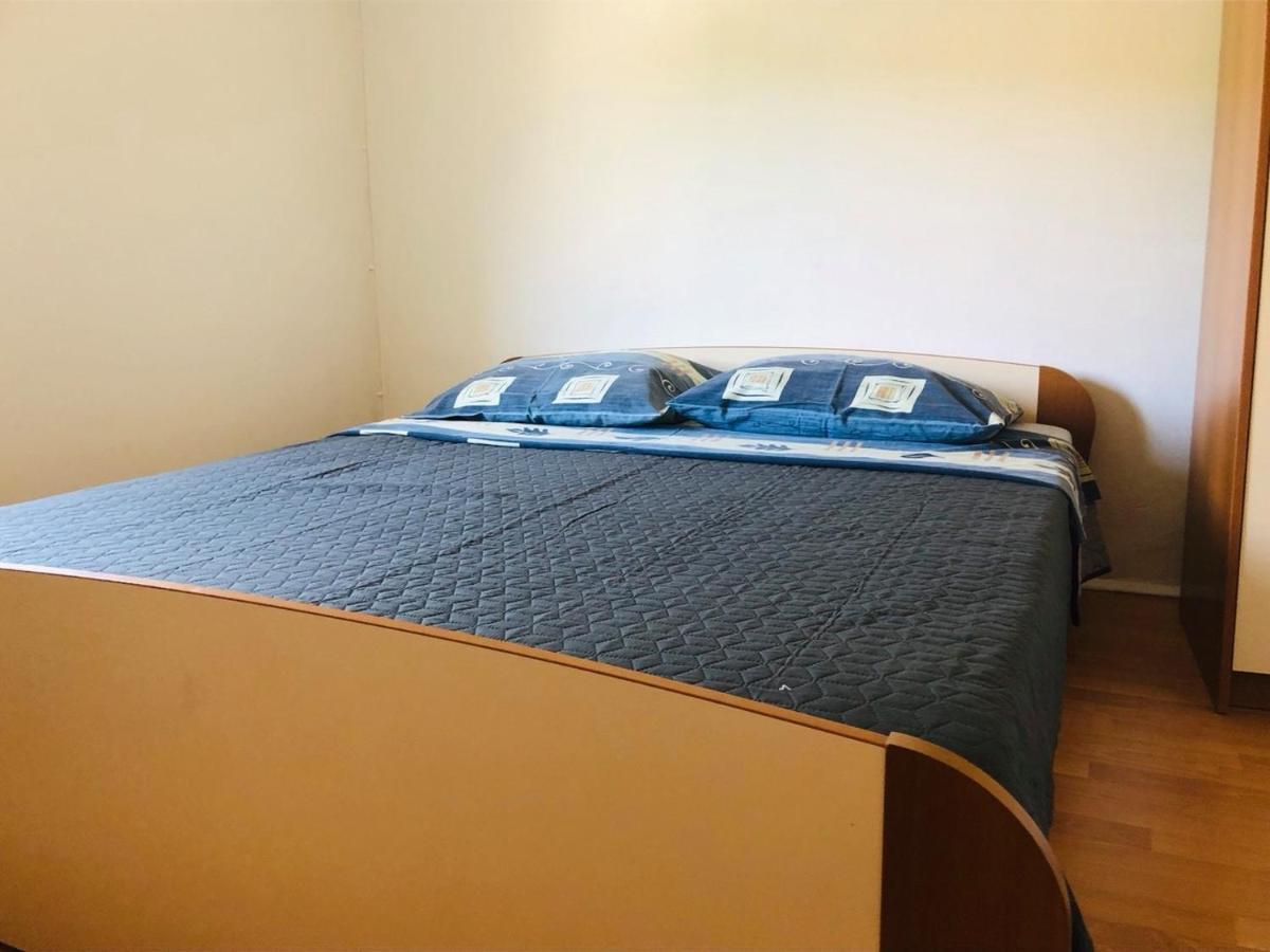 Apartmani Lovre ポセダリェ エクステリア 写真